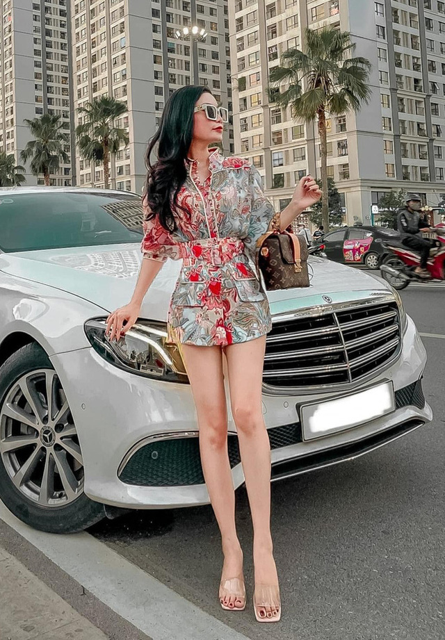 Soi giá dàn xe của hot boy, hot girl tài chính: Đủ loại Mẹc, Porsche giá từ 1,5 tỷ đến 11 tỷ đồng  - Ảnh 6.