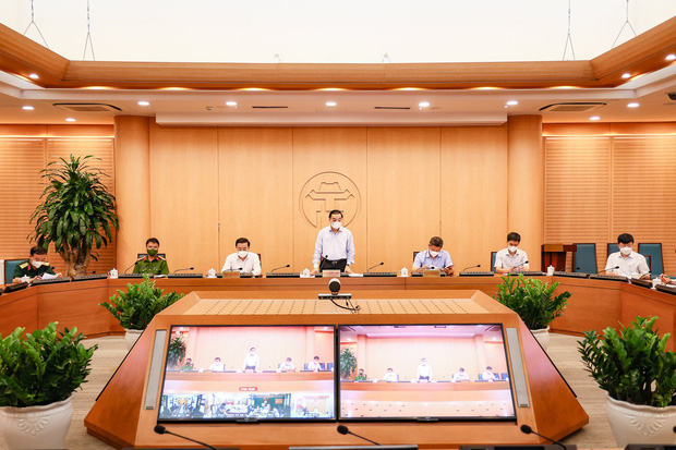  Chủ tịch Hà Nội: Thành phố xác định áp dụng các biện pháp mạnh nhất gần với Chỉ thị 16 - Ảnh 1.