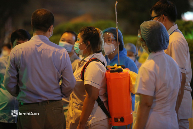  Hà Nội: Phong toả, xét nghiệm cho nhân viên nhà thuốc trên phố Láng Hạ sau thông báo khẩn của CDC - Ảnh 3.