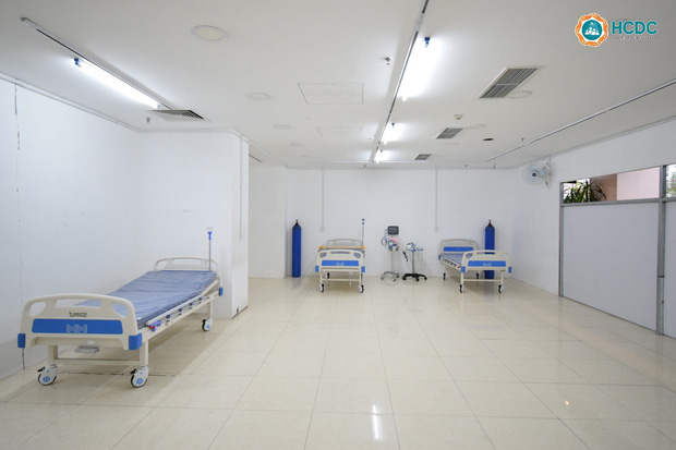  Bệnh viện dã chiến ở Thuận Kiều Plaza chính thức tiếp nhận, điều trị bệnh nhân Covid-19 - Ảnh 16.
