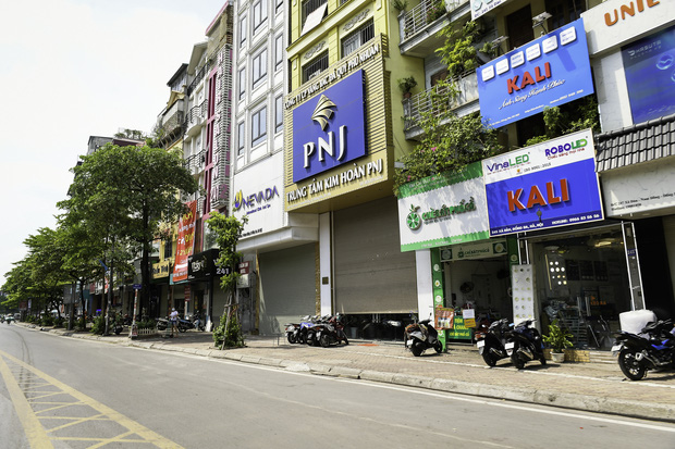  Chủ quán ăn ở Hà Nội trước giờ đóng cửa: “20 năm chưa từng gặp khó khăn như dịch bệnh lần này, càng bán càng lỗ” - Ảnh 10.