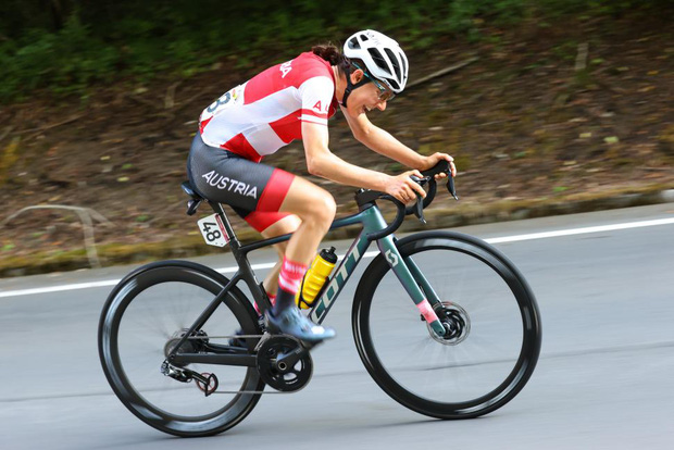 Chân dung khó tin của cô gái giành huy chương vàng đua xe đạp Olympic Tokyo: Tiến sĩ toán đi đua xe và trở thành nhà vô địch tuyệt đối - Ảnh 3.