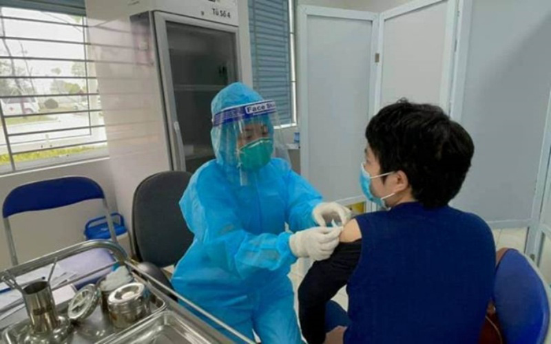 Người dân Hà Nội giờ có thể đăng ký tiêm vaccine Covid-19 online: Dùng trên mọi thiết bị, chỉ cần quét QR, quản lý tiêm từ A đến Z