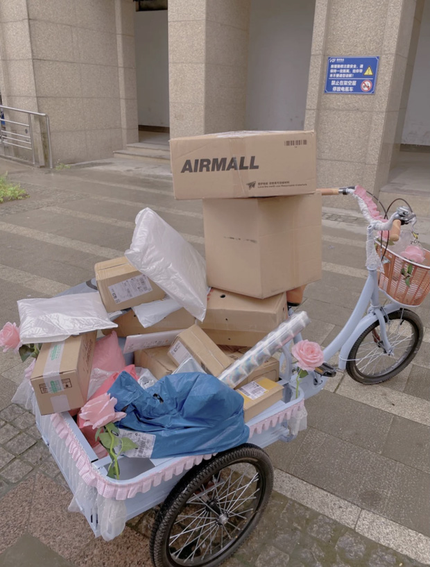 Ngôi làng không ngủ sản sinh ra hàng loạt nữ thần livestream đình đám ở Trung Quốc: Mảnh đất vô danh từng bước thay máu xô đổ kỷ lục bán hàng online của Taobao - Ảnh 2. Ngôi làng không ngủ sản sinh ra hàng loạt nữ thần livestream đình đám ở Trung Quốc: Mảnh đất vô danh từng bước thay máu xô đổ kỷ lục bán hàng online của Taobao - Ảnh 2.