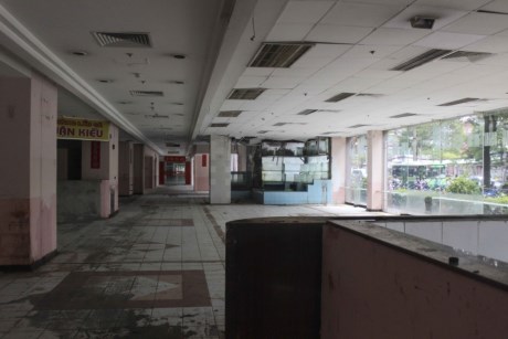 Câu chuyện Thuận Kiều Plaza - nơi được trưng dụng là bệnh viện Dã Chiến ở Sài Gòn: Lột xác ngoạn mục sau 4 năm đổi chủ, kiến trúc khác lạ khiến ai đi qua cũng phải ngoái nhìn - Ảnh 6.