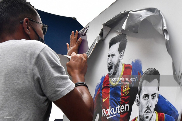  Tiết lộ tin nhắn đầy chua xót của Messi gửi đồng đội trước ngày chia tay Barcelona  - Ảnh 2.