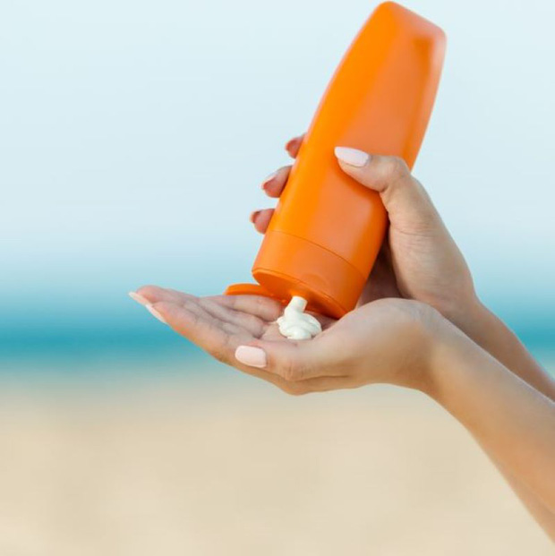  Thái Lan cấm du khách sử dụng kem chống nắng khi đi biển từ ngày 4/8, nghe xong lý do ai nấy cũng gật gù đồng ý - Ảnh 1.
