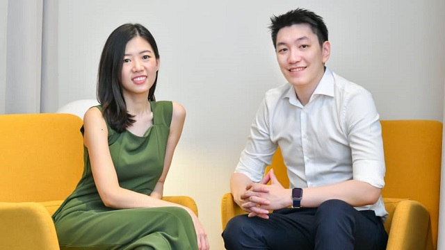 Cặp vợ chồng 32 tuổi bỏ việc, lập công ty cho thuê lại quần áo và gọi vốn thành công 30 triệu USD - Ảnh 1.