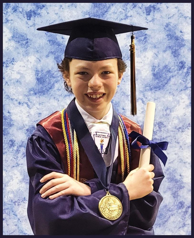  The 12-year-old genius has graduated from both high school and college, cherishing the dream of starting a business in the field of technology: I am enjoying the happiest time of my life - Photo 1.