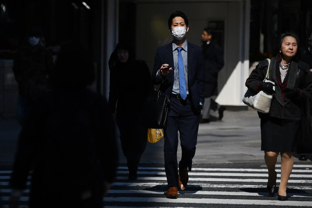 Karoshi culture - working to death is real: 37% of Japanese companies violate the law of overtime, some companies force employees to work 200 hours per month - Photo 1.