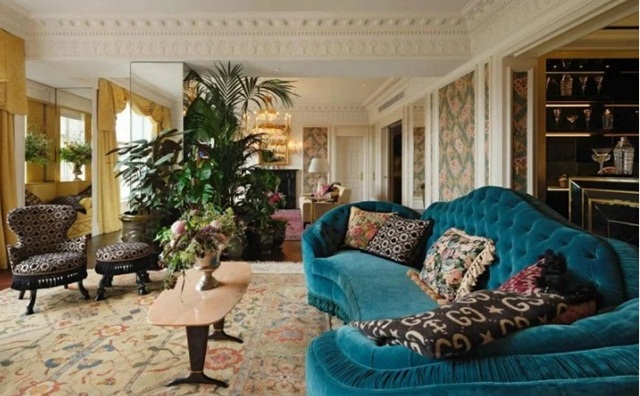 The royal suite is $22,000/night at the hotel where the founder of Gucci used to work as a porter - Photo 2.