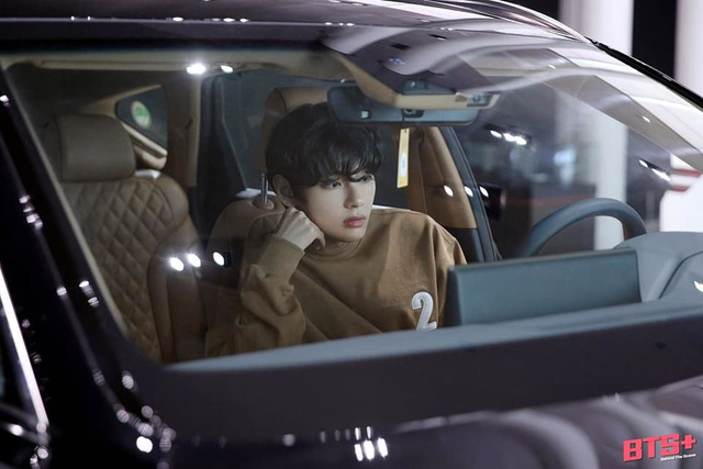 Admire the car collection of BTS members: What do dollar millionaires buy when they are less than 30 years old - Photo 3.