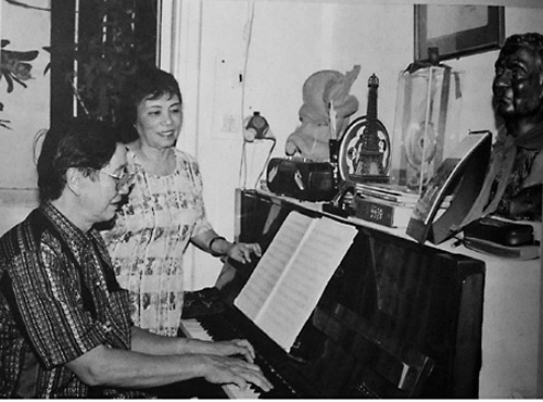 Món ăn bất hủ 65 năm đẫm vị Trung thu của nhạc sĩ Phạm Tuyên và cô con gái út gián tiếp nối nghiệp cha khởi đầu từ chương trình Những bông hoa nhỏ - Ảnh 2.