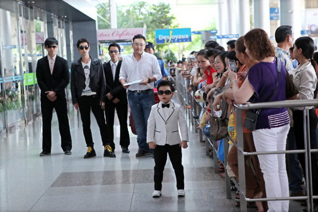  “Tiểu PSY” - cậu bé gốc Việt từng xuất hiện trong siêu hit Gangnam Style giờ ra sao sau khi được đặt nhiều kỳ vọng ngày bé? - Ảnh 2.