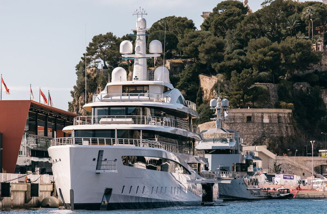  Cảnh xa xỉ tại triển lãm du thuyền Monaco, nơi quy tụ tài sản của nhà giàu thế giới  - Ảnh 2.