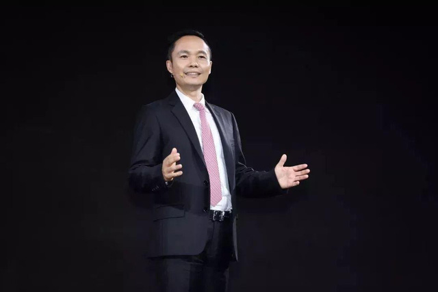 Từ đứa trẻ miền núi trở thành CEO của thương hiệu smartphone bán chạy nhất Trung Quốc: “Danh sư xuất cao đồ”, biết tự nhận thức về bản thân là bí quyết để thành công - Ảnh 3.
