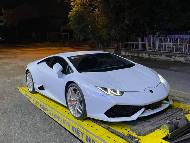  Chủ showroom tiết lộ bất ngờ về cuộc mua bán Lamborghini gần 15 tỷ với chàng trai 23 tuổi: Chốt mua sau 1 cuộc gọi, hôm sau đã chuyển đủ tiền  - Ảnh 3.
