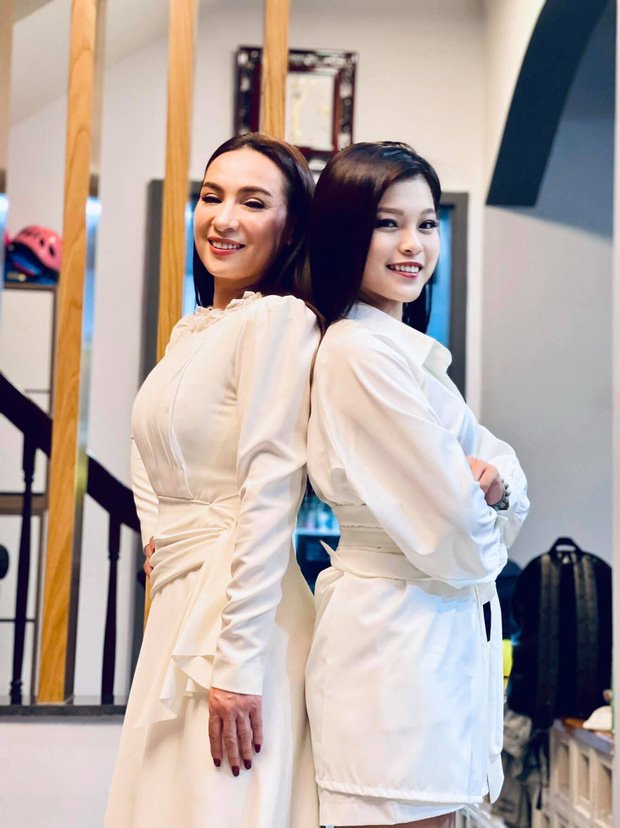 23 người con của Phi Nhung gồm những ai và sống thế nào trước khi mẹ nuôi qua đời? - Ảnh 5. 23 người con của Phi Nhung gồm những ai và sống thế nào trước khi mẹ nuôi qua đời? - Ảnh 5.