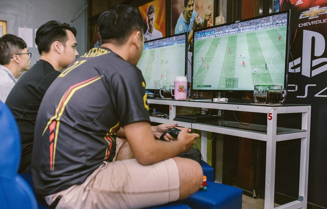 Đóng cửa 5 tháng trời vì COVID-19, chủ quán PS4 ‘gồng mình’ cho thuê máy để cầm cự qua ngày - Ảnh 1. Đóng cửa 5 tháng trời vì COVID-19, chủ quán PS4 ‘gồng mình’ cho thuê máy để cầm cự qua ngày - Ảnh 1.