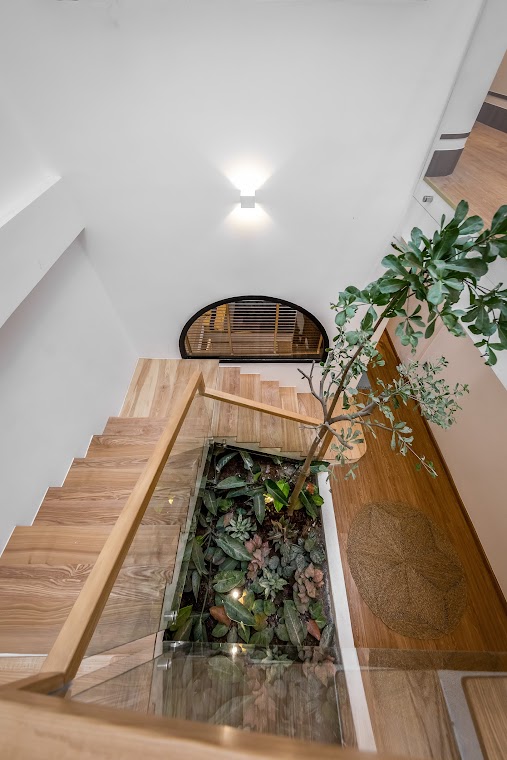   The owner spent nearly 2 billion to turn the townhouse of nearly 200m2 into a green living space with a garden in the middle of the house - Photo 10.
