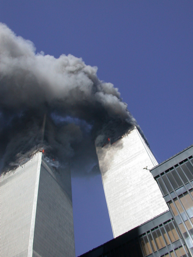  Những hình ảnh chưa từng công bố về sự kiện khủng bố ngày 11/9: Cả một chương lịch sử bi thảm tái hiện trước mắt - Ảnh 1.