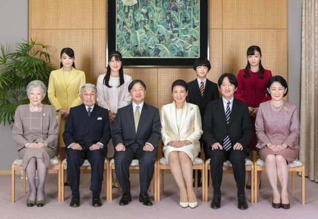 Hoàng gia Nhật công bố ảnh năm mới 2022 khác biệt so với mọi năm, Công chúa cô độc có màn lột xác ngoạn mục - Ảnh 1.