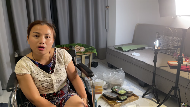  Vừa về Việt Nam, Quỳnh Trần JP bất ngờ gặp tai nạn phải ngồi xe lăn: Trật ngược cái chân lên luôn, tủi thân tới mức bật khóc - Ảnh 2.