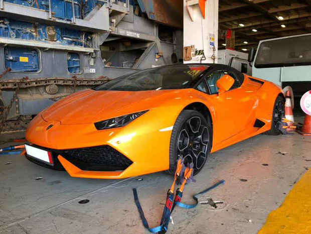 Lamborghini Huracan Spyder độc nhất Việt Nam bị bỏ quên hơn 5 tháng tại cảng Tiên Sa, giá trị không dưới 10 tỷ đồng - Ảnh 1.