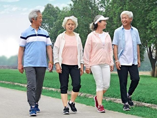 Đi bộ càng nhiều sống càng thọ? Sau 45 tuổi, chăm làm 3 điều này còn khỏe hơn cả đi bộ - Ảnh 1. Đi bộ càng nhiều sống càng thọ? Sau 45 tuổi, chăm làm 3 điều này còn khỏe hơn cả đi bộ - Ảnh 1.