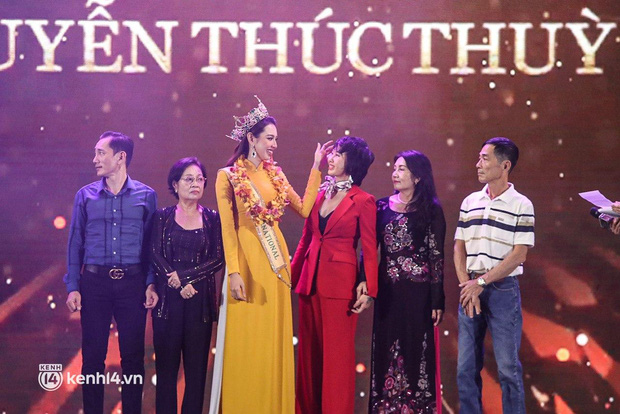 Thuỳ Tiên làm rõ lý do mẹ ruột lủi thủi bắt xe ôm về 1 mình sau sự kiện hoành tráng của con gái - Ảnh 6.