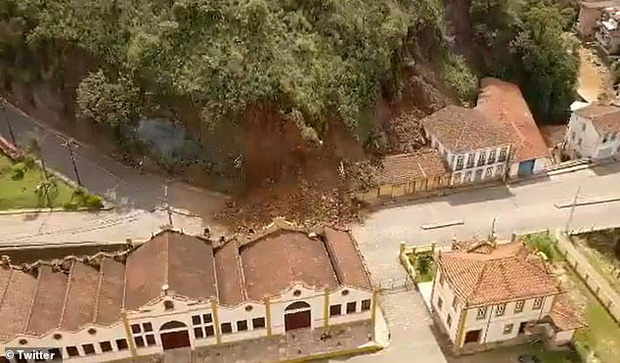 Clip: Lở đất kinh hoàng chôn vùi dinh thự 122 năm tuổi ở Brazil - Ảnh 2.