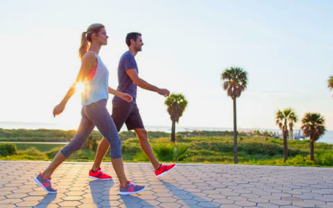 Đi bộ nhanh hay chậm thì giúp kéo dài tuổi thọ tốt hơn? Bác sĩ chuyên khoa xương khớp chỉ ra cách để đi bộ 8.000 bước mỗi ngày mà không đau đầu gối - Ảnh 4.