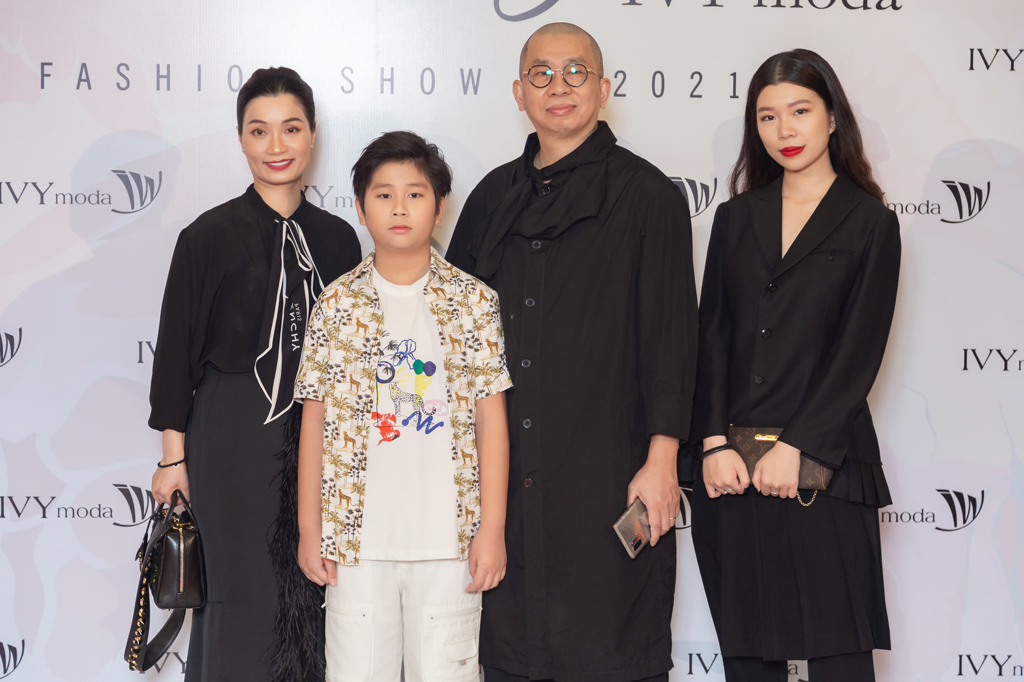 3 Rich Kid nhà IVY Moda: Không phô trương đồ hiệu, 2 anh chị lớn du học về kế nghiệp, cậu út làm mẫu nhí tài năng - Ảnh 6.