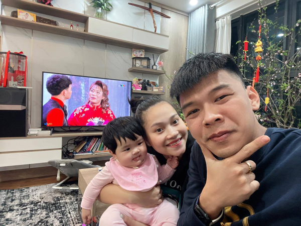 Đời thực viên mãn của Trung Ruồi cô Đẩu mới thay thế NSND Công Lý trong Táo quân 2022 - Ảnh 4. Đời thực viên mãn của Trung Ruồi cô Đẩu mới thay thế NSND Công Lý trong Táo quân 2022 - Ảnh 4.