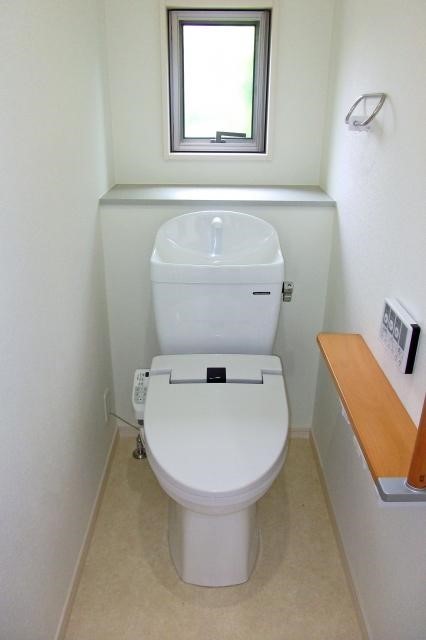 Vì sao người Nhật không bao giờ đặt toilet chung với nhà tắm dù diện tích nhỏ xíu? - Ảnh 1.