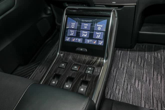 Giáp Tết Nguyên đán, cậu cả nhà Bầu Hiển sắm biệt thự di động Lexus LM 350 bản 4 chỗ trị giá 8,2 tỷ đồng  - Ảnh 6.