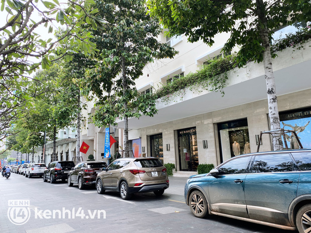 Giả vờ trúng số đi review 4 store đồ hiệu ở Sài Gòn: Dior có lồi lõm như lời đồn? - Ảnh 3.