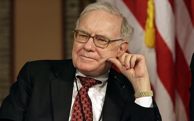 Warren Buffett lại giàu hơn Mark Zuckerberg - Ảnh 1.