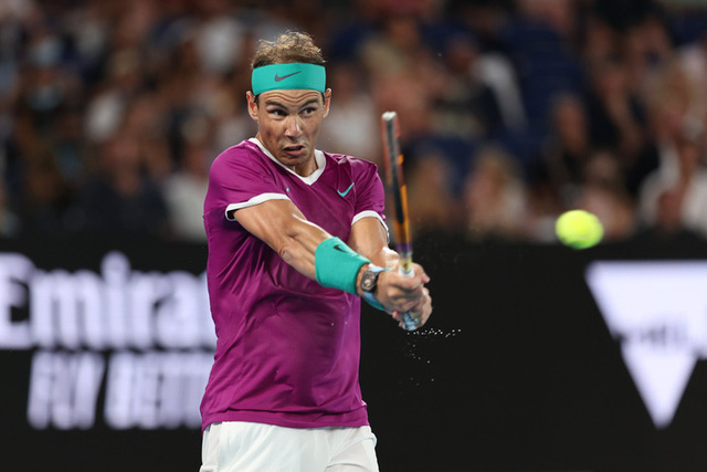  Ngược dòng siêu kịch tính ở chung kết Australian Open, Nadal vượt Federer và Djokovic để cán mốc vĩ đại nhất lịch sử quần vợt nam  - Ảnh 7.