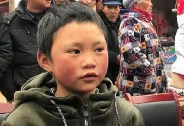 “Cậu bé đóng băng” khiến cả châu Á đau lòng 4 năm trước: Cuộc sống hiện tại bất ngờ, sự thay đổi trong việc học gây xúc động - Ảnh 8. “Cậu bé đóng băng” khiến cả châu Á đau lòng 4 năm trước: Cuộc sống hiện tại bất ngờ, sự thay đổi trong việc học gây xúc động - Ảnh 8.