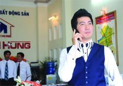Cuộc sống độc thân của ca sĩ Nguyễn Phi Hùng ở tuổi U50: Yêu ai cũng bị đá, sống trong biệt thự nhà vườn rộng 3.000m2, toàn tâm toàn ý cho sự nghiệp - Ảnh 3. Cuộc sống độc thân của ca sĩ Nguyễn Phi Hùng ở tuổi U50: Yêu ai cũng bị đá, sống trong biệt thự nhà vườn rộng 3.000m2, toàn tâm toàn ý cho sự nghiệp - Ảnh 3.
