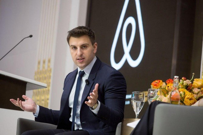 Giấc mơ 'lạ' giúp Brian Chesky đưa Airbnb vượt qua đại dịch Covid-19 - Ảnh 2. Giấc mơ 'lạ' giúp Brian Chesky đưa Airbnb vượt qua đại dịch Covid-19 - Ảnh 2.