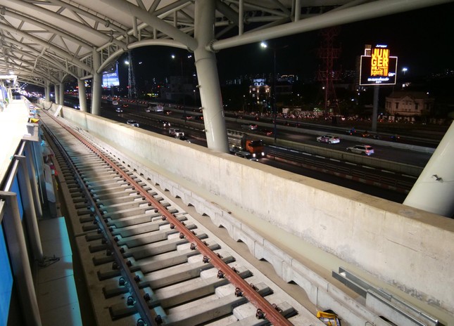 Cận cảnh nhà ga Metro số 1 có mái che lớn nhất Việt Nam sắp về đích - Ảnh 8.