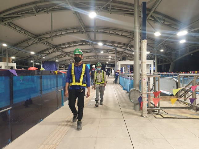 Cận cảnh nhà ga Metro số 1 có mái che lớn nhất Việt Nam sắp về đích - Ảnh 5.
