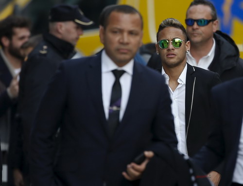 Neymar đối mặt án tù 5 năm vì trốn thuế và gian lận - Ảnh 1.