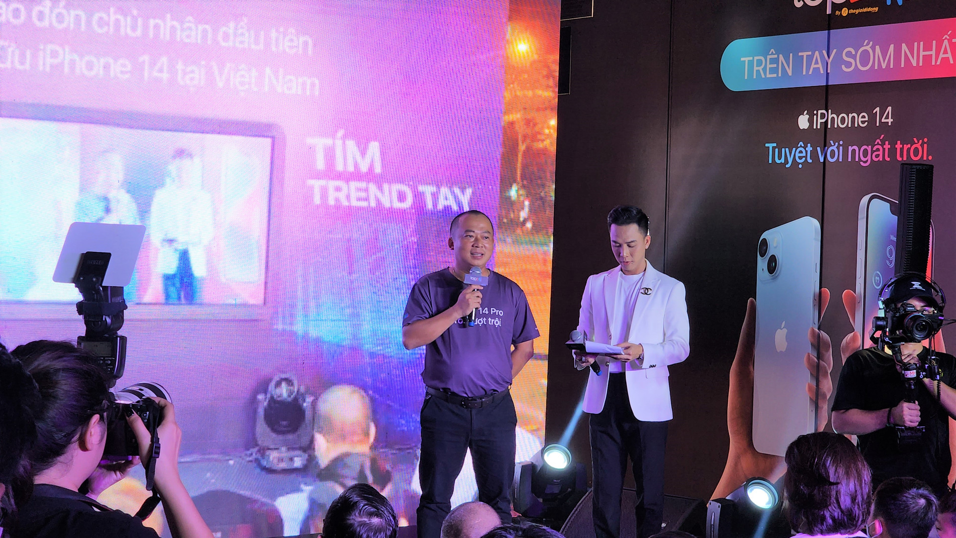 Việt Nam chính thức mở bán iPhone 14: TGDĐ thu về tầm 2.000 tỷ đồng, sức mua gấp 3 so với iPhone 13 - Ảnh 1.