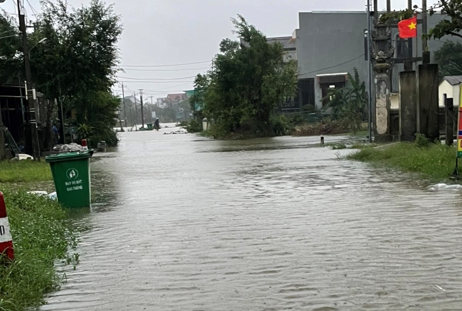 Thừa Thiên - Huế: Trên 11.200 nhà bị ngập, thủy điện tăng lưu lượng xả lũ - Ảnh 3.