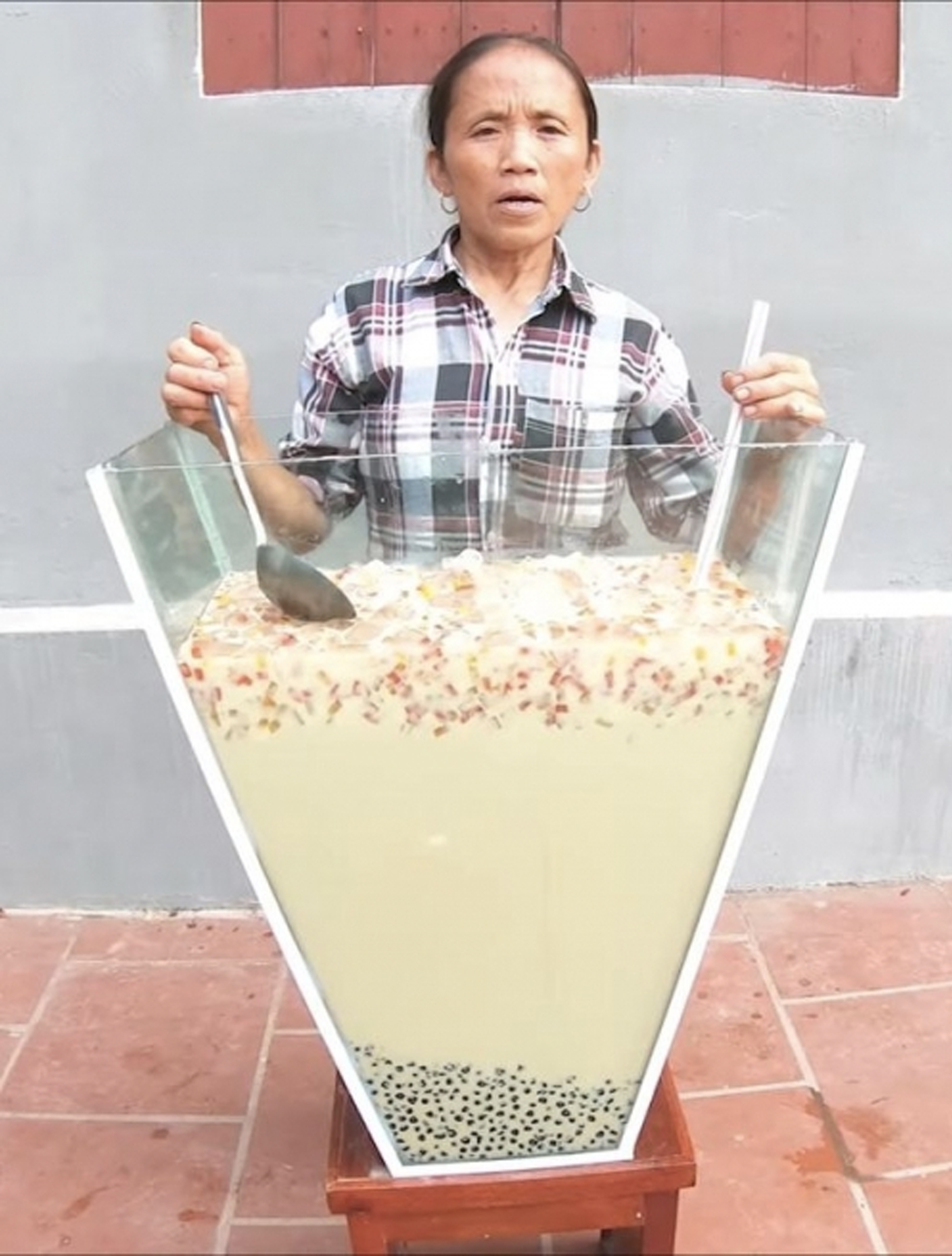 Cuộc sống Bà Tân Vlog sau 2 năm từ chối giải thưởng Thách thức danh hài ra sao? - Ảnh 1. Cuộc sống Bà Tân Vlog sau 2 năm từ chối giải thưởng Thách thức danh hài ra sao? - Ảnh 1.