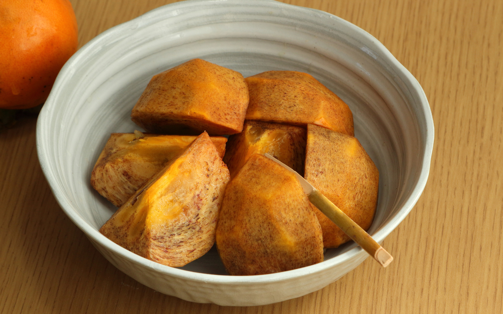 Một quả hồng, mười vị thuốc - Đặc sản mùa gió về chị em không nên bỏ qua - Ảnh 5. Một quả hồng, mười vị thuốc - Đặc sản mùa gió về chị em không nên bỏ qua - Ảnh 5.