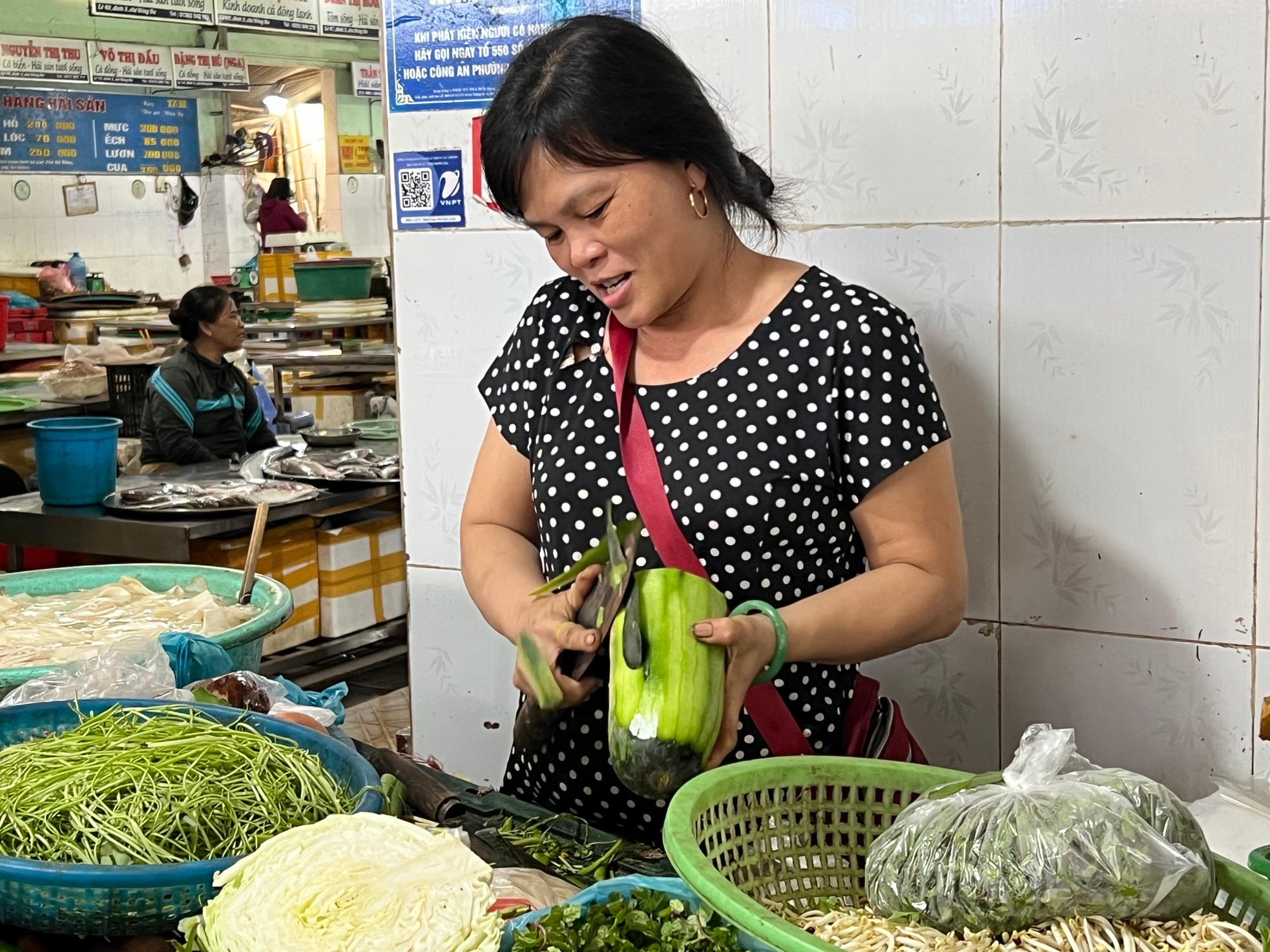 Giá thực phẩm, rau xanh ở Đà Nẵng tăng chóng mặt - Ảnh 5.